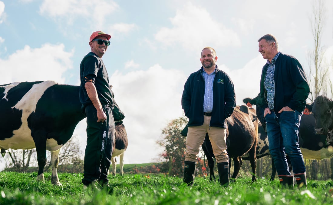 dairy-farmer-advisers-paddock-waikato-nz