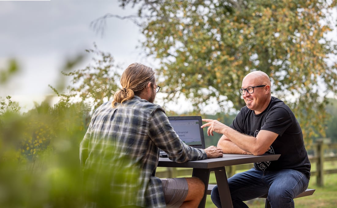 adviser-farmer-laptop-outdoor-2-nz