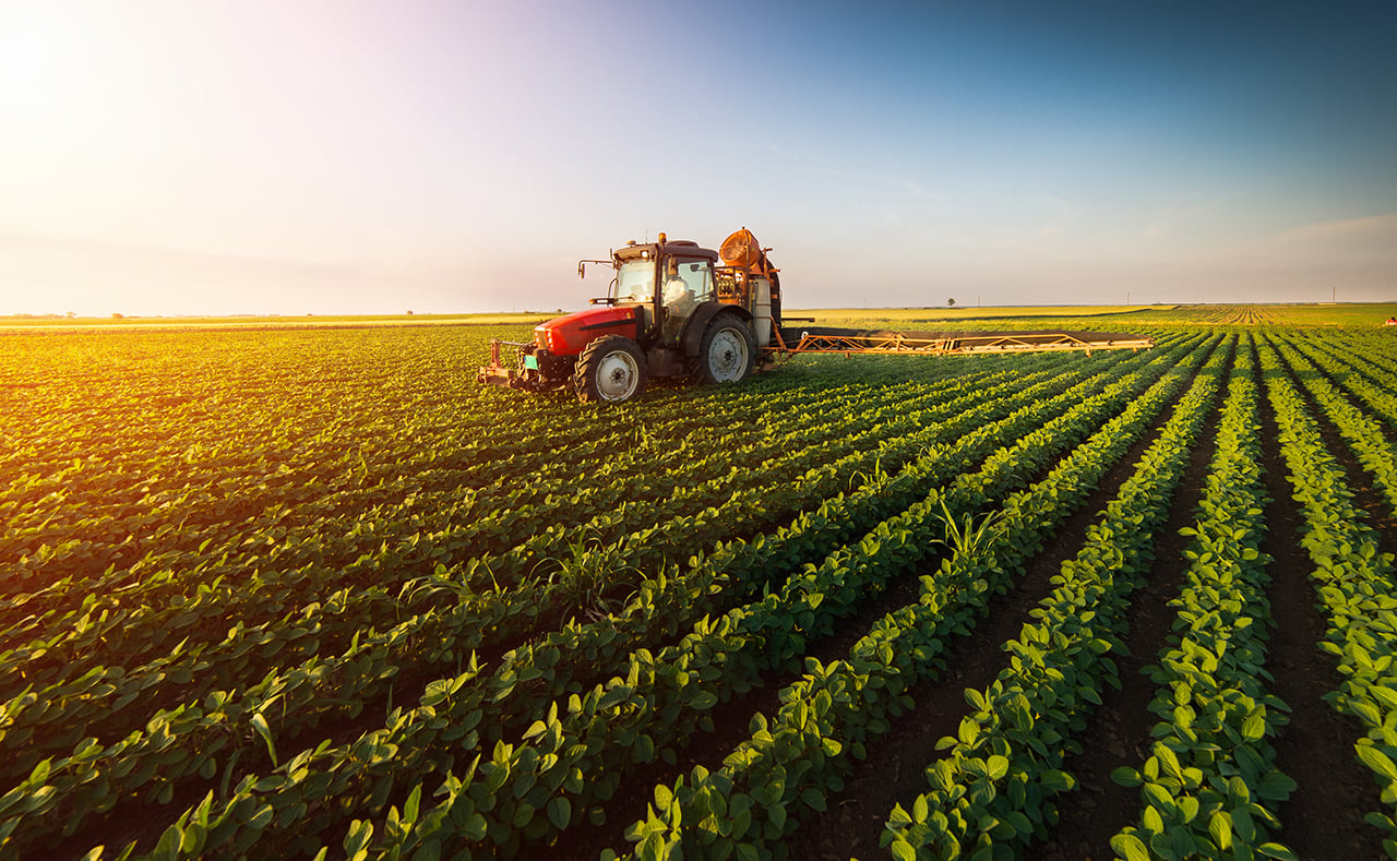 us-crop-tractor