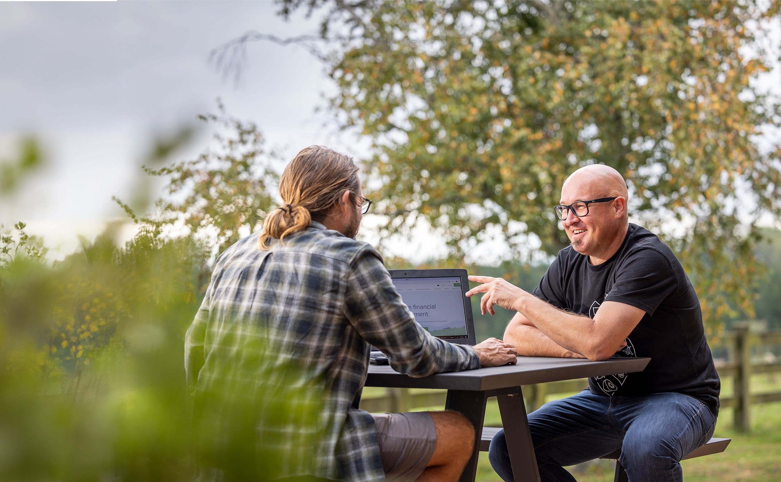 adviser-farmer-laptop-outdoor-2-nz