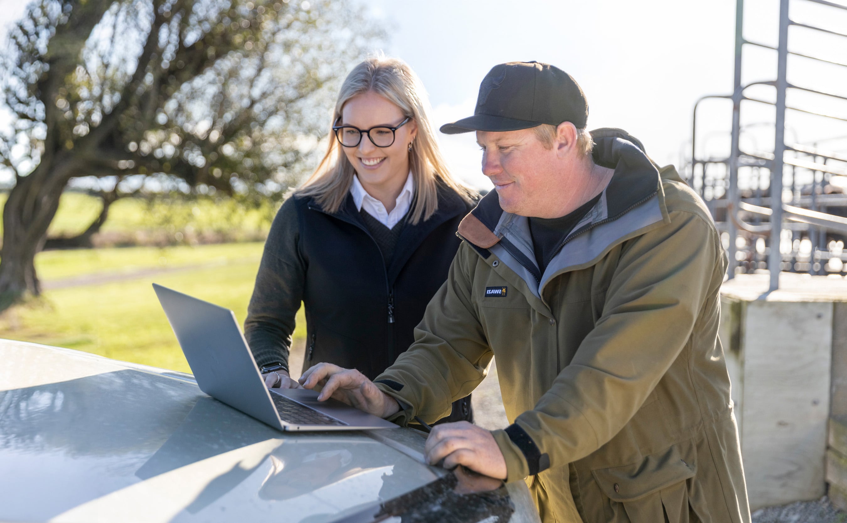 adviser-farmer-laptop-ute-yards-canterbury-nz